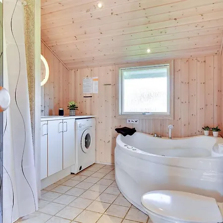 Alexis - 250m From The Sea By Interhome